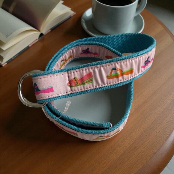 DOUGLAS PAQUETTE Providence RI Shoe Print Pattern Belt Size Small - Picture 1 of 7